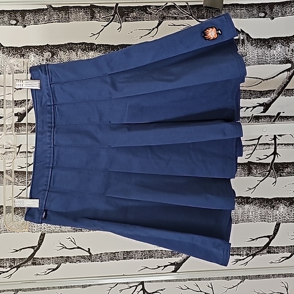 Vans Sunset Pleated Skirt - NWT - Picture 4 of 10